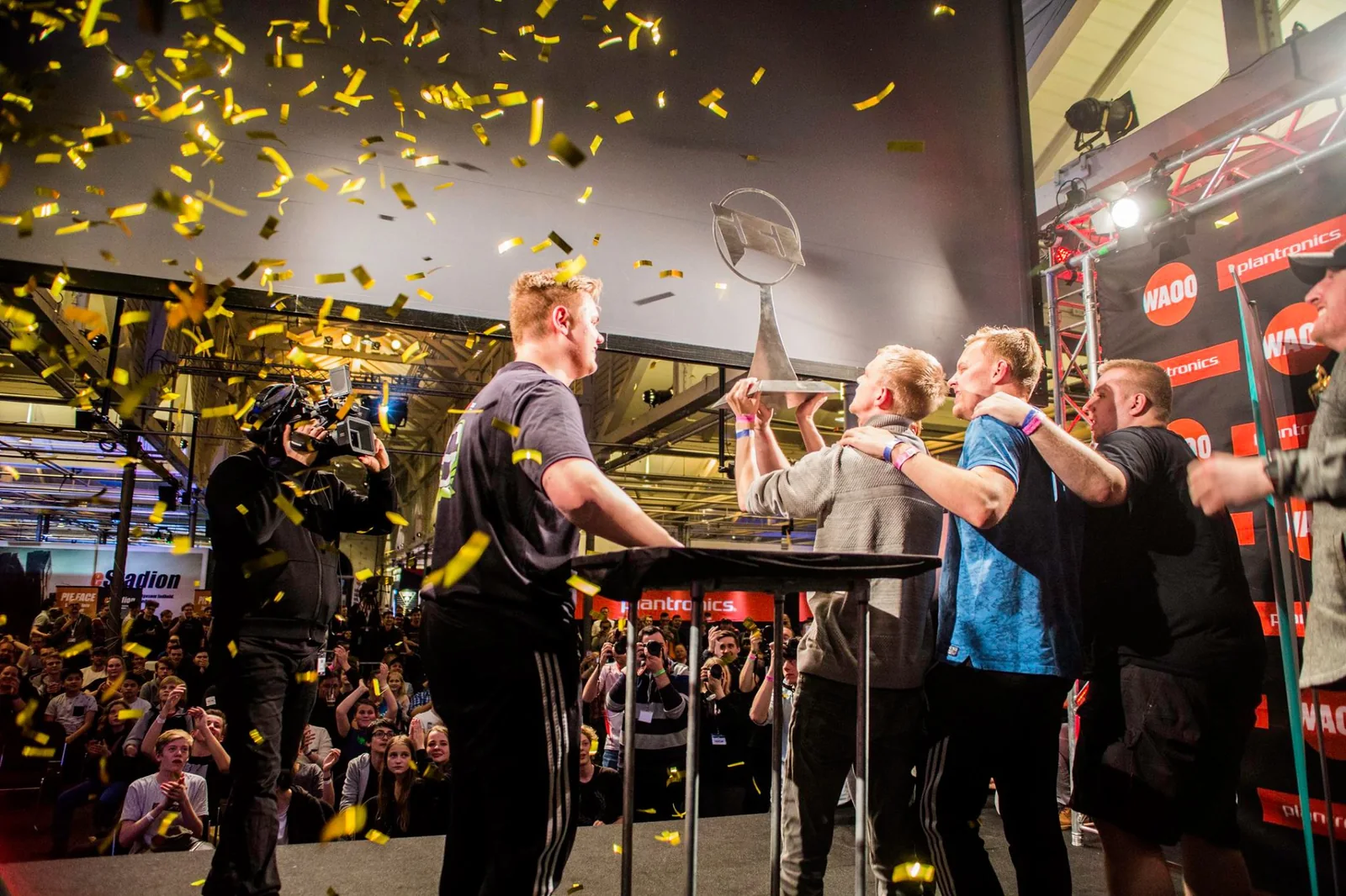 Team Singularity celebrating its first CS:GO trophy in 2017