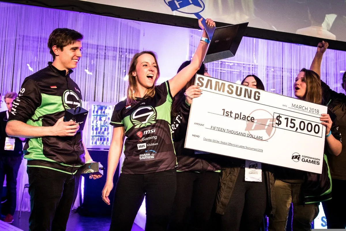 Team Singularity women’s CS:GO roster celebrating at Copenhagen Games