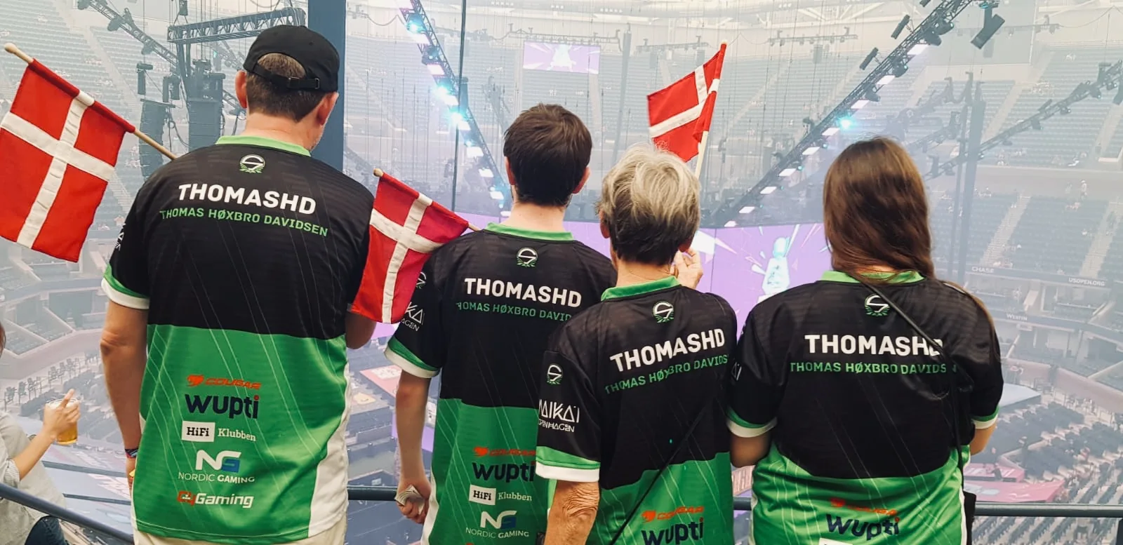 Team Singularity Fortnite roster looking toward a large arena